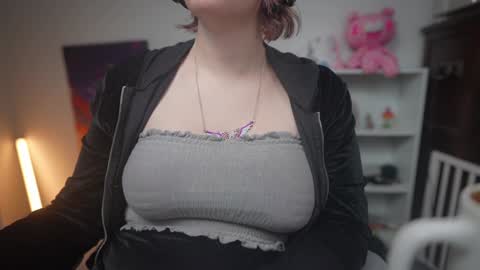 Snapshot of krystalsyxx chatting on January 26, 2025, 9:40 pm Krystal Syx online show from January 26, 2025, 9:40 pm