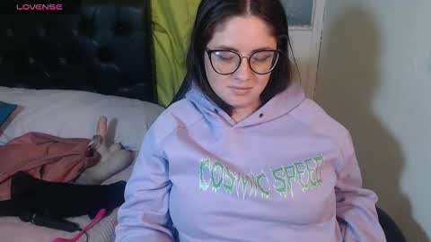 kryystaladams online show from April 14, 2026, 9:21 pm