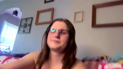 Snapshot of kunzitegoddess chatting on February 9, 2025, 7:52 pm Samantha online show from February 9, 2025, 7:52 pm