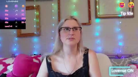 Samantha online show from February 10, 2026, 1:37 pm