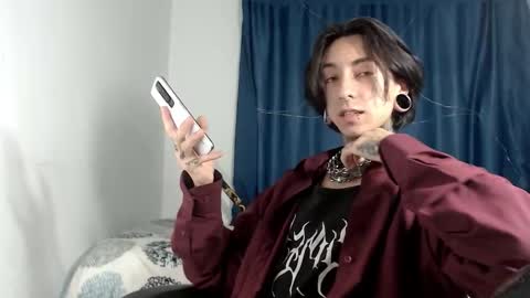 kuregari_xs online show from December 16, 2025, 3:22 am