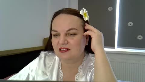 kurkuma_ online show from April 29, 2026, 1:37 pm