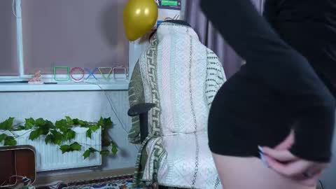 Snapshot of kuromya chatting on November 3, 2025, 12:17 pm Ariya online show from November 3, 2025, 12:17 pm