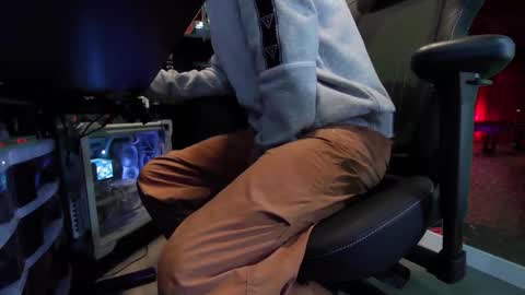 kuruptxxx online show from October 25, 2025, 1:18 pm