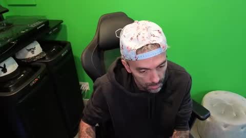 kuruptxxx online show from November 12, 2025, 6:08 pm