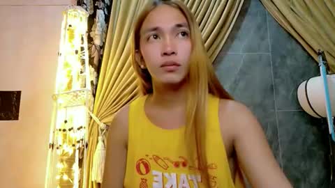 Snapshot of kween_romance chatting on October 5, 2025, 9:34 pm Kween online show from October 5, 2025, 9:34 pm