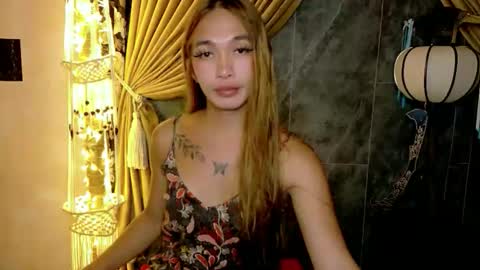 Snapshot of kween_romance chatting on October 12, 2025, 3:49 am Kween online show from October 12, 2025, 3:49 am