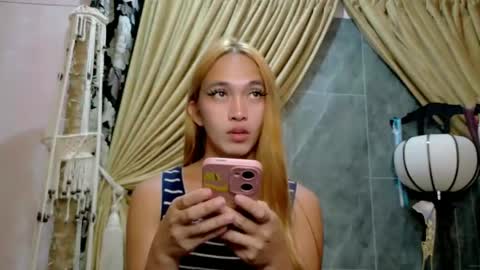 Snapshot of kween_romance chatting on November 3, 2025, 4:14 am Kween online show from November 3, 2025, 4:14 am