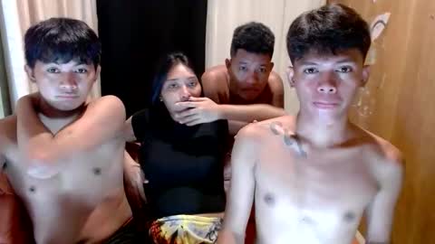 kyle_lacuste online show from November 25, 2025, 1:44 pm