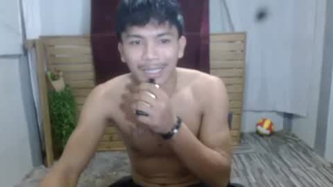 kyle_lourence online show from April 24, 2026, 9:34 am