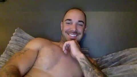 kylealyssa97 online show from October 31, 2025, 2:45 am