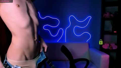 Snapshot of kyleberry_ chatting on November 6, 2025, 3:29 am kyleberry_ online show from November 6, 2025, 3:29 am