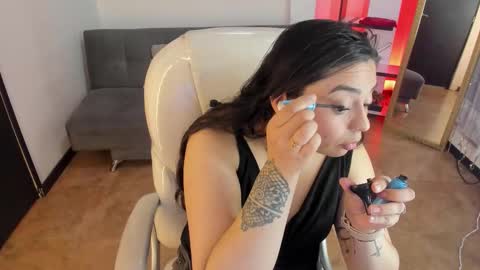 kylie online show from December 3, 2025, 1:42 pm