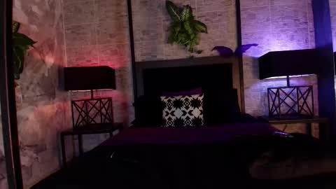 Snapshot of kylie_foxxxy chatting on November 10, 2025, 7:35 pm Kylie online show from November 10, 2025, 7:35 pm