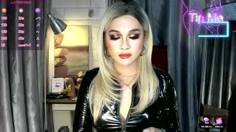 kylie online show from March 4, 2025, 1:49 pm