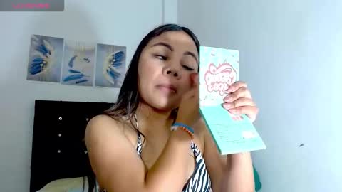 Snapshot of kylie_loveee chatting on December 15, 2025, 11:20 pm Paola online show from December 15, 2025, 11:20 pm