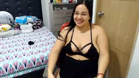 Snapshot of kylie_switch chatting on July 8, 2026, 12:15 am Instagram Kylie switch followme buy lovense here online show from July 8, 2026, 12:15 am