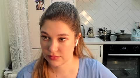 Snapshot of kylieblond chatting on January 28, 2025, 10:23 pm Din online show from January 28, 2025, 10:23 pm