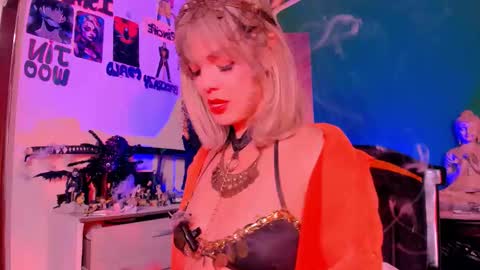   online show from October 25, 2025, 3:47 am