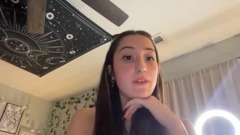 kyliiii online show from May 15, 2026, 11:56 pm