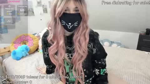 Snapshot of kyrawildofficial chatting on October 25, 2025, 5:15 am Kyra Wild online show from October 25, 2025, 5:15 am