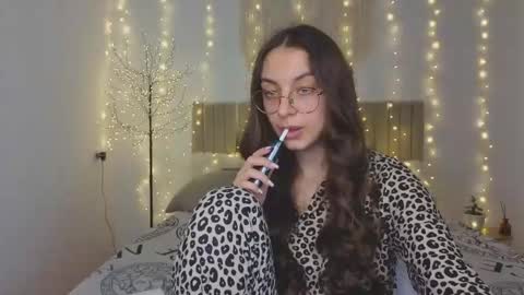 Margo  online show from December 15, 2025, 2:32 pm