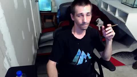 Snapshot of l1v1nth3dr3am chatting on May 5, 2026, 3:14 am l1v1nth3dr3am online show from May 5, 2026, 3:14 am