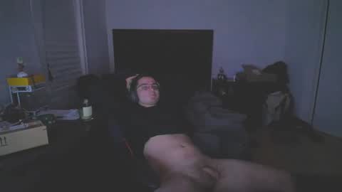 Snapshot of l3ossk chatting on December 13, 2024, 5:16 am l3osskDaddy online show from December 13, 2024, 5:16 am