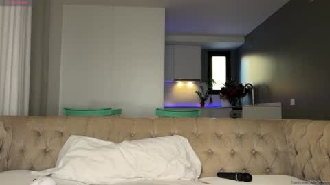 Julie online show from October 27, 2025, 7:34 am