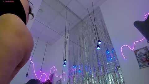 Snapshot of la__melanie chatting on November 30, 2025, 8:46 pm Melanie online show from November 30, 2025, 8:46 pm