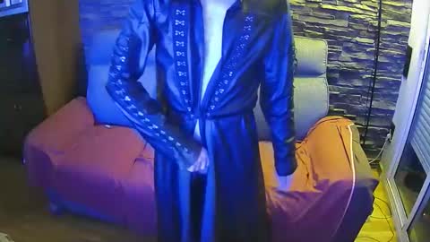 Snapshot of la_bella_y_el_lobo chatting on October 31, 2025, 7:26 pm Your Wolf online show from October 31, 2025, 7:26 pm