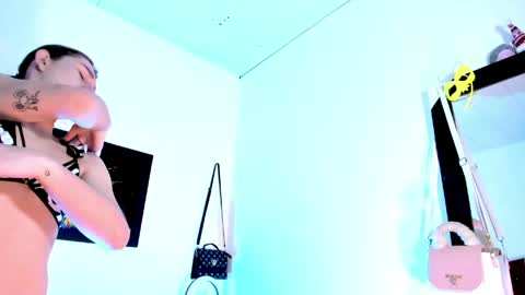 Snapshot of la_ratona_1 chatting on May 23, 2026, 10:52 am AriSaray online show from May 23, 2026, 10:52 am