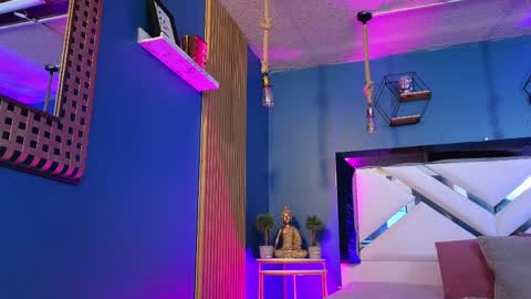 Cris  online show from April 8, 2026, 11:54 am