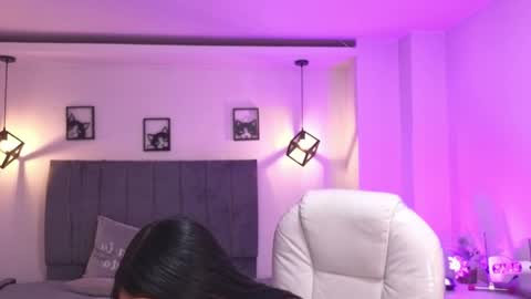 Snapshot of laara_croft chatting on May 19, 2026, 1:56 am L A R A online show from May 19, 2026, 1:56 am