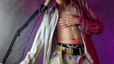 Snapshot of labour_guy chatting on March 4, 2025, 1:06 pm Marco online show from March 4, 2025, 1:06 pm