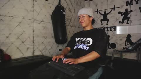 labrinthteasing online show from September 28, 2025, 8:36 pm