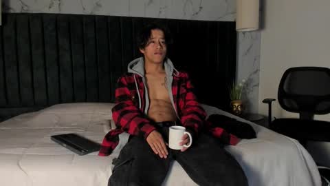 labrinthteasing online show from September 30, 2025, 12:10 pm