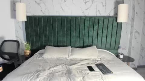 labrinthteasing online show from October 3, 2025, 12:24 pm