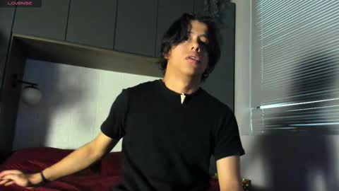 labrinthteasing online show from October 27, 2025, 3:27 pm