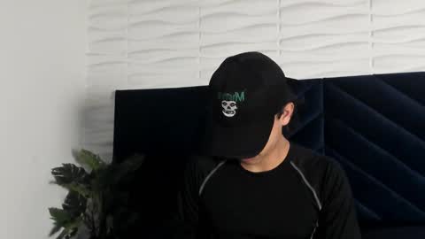 labrinthteasing online show from January 18, 2026, 1:37 pm