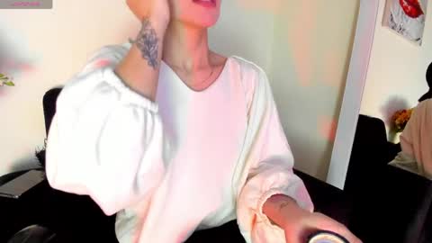 Snapshot of lace_victoria chatting on April 20, 2026, 12:35 am lace_victoria online show from April 20, 2026, 12:35 am