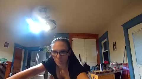 LacedInLeather online show from November 8, 2025, 12:33 am