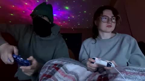 lacedinsin online show from April 15, 2026, 3:46 am