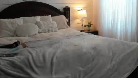 Snapshot of lacii_lo chatting on May 18, 2026, 3:29 pm lacii_lo online show from May 18, 2026, 3:29 pm