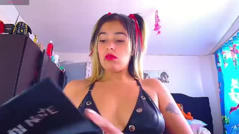 Snapshot of lacolombiana_bitch chatting on July 10, 2026, 8:11 pm Valentina online show from July 10, 2026, 8:11 pm