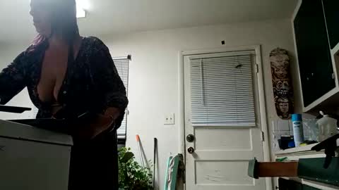 Snapshot of lacybell chatting on December 29, 2024, 4:38 am lacybell online show from December 29, 2024, 4:38 am