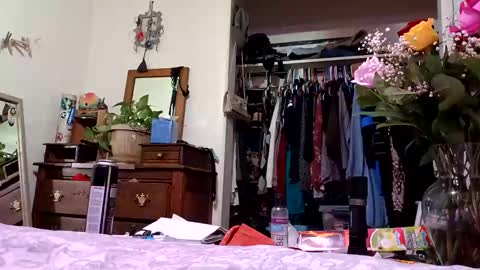 Snapshot of lacybell chatting on February 19, 2025, 1:18 am lacybell online show from February 19, 2025, 1:18 am