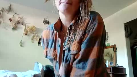 Snapshot of lacybell chatting on September 25, 2025, 4:11 pm lacybell online show from September 25, 2025, 4:11 pm