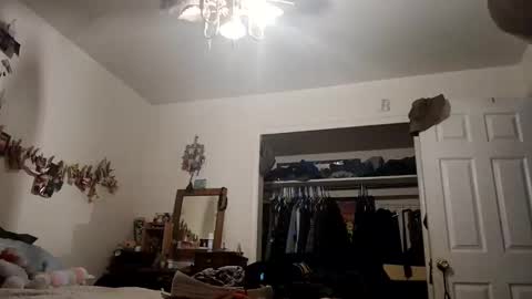 Snapshot of lacybell chatting on October 5, 2025, 6:12 am lacybell online show from October 5, 2025, 6:12 am