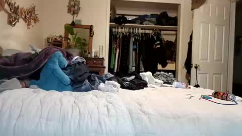 Snapshot of lacybell chatting on October 10, 2025, 10:53 pm lacybell online show from October 10, 2025, 10:53 pm